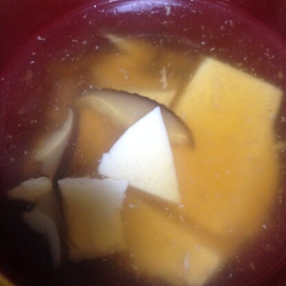 いつもは味噌汁か、中華スープですが、これ、簡単で美味しいですね♪
あったまるので寒い日にはまた作りたいです！